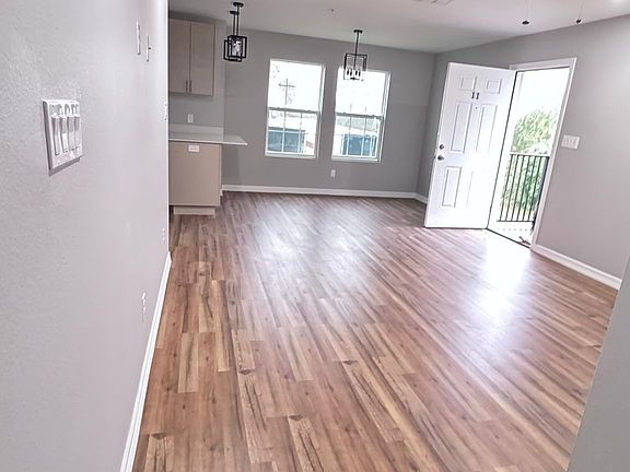 4th image of 2204 Northridge #2