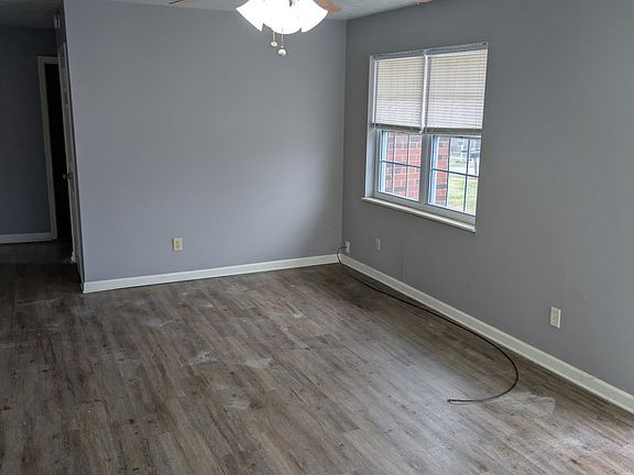 5th image of 204 Cherry Ln #B