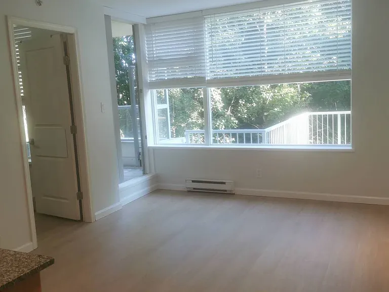 9298 University Cres #6 — Photo 4