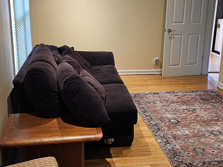 Lynngrove Dr — Photo 4