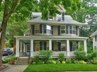 22 Lloyd St, Winchester, MA 01890