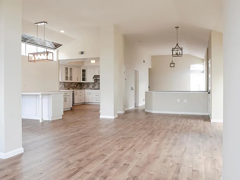 24901 Seagate Dr — Photo 8