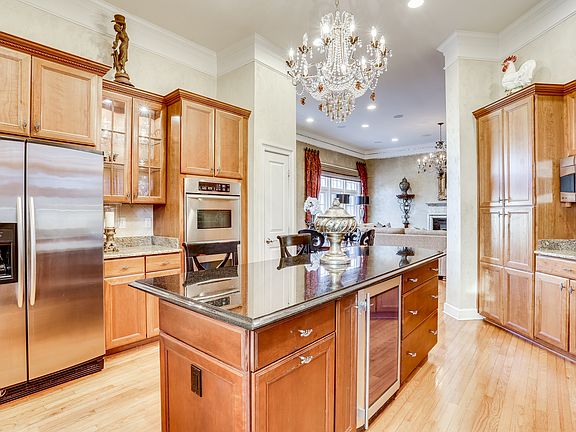 Kitchen with Center Island