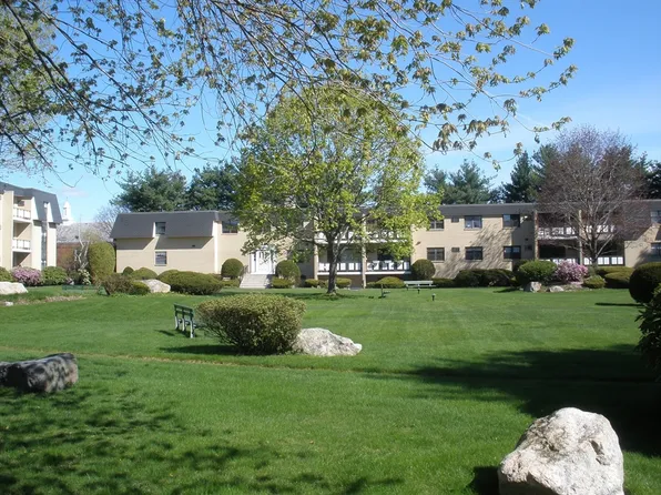 64 Bigelow Ave APT 12, Watertown, MA 02472