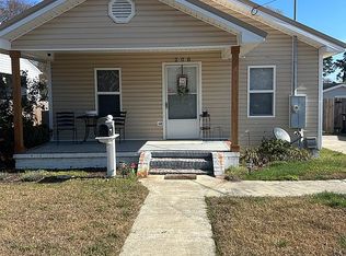 208 W Woodall St, Benson, NC 27504