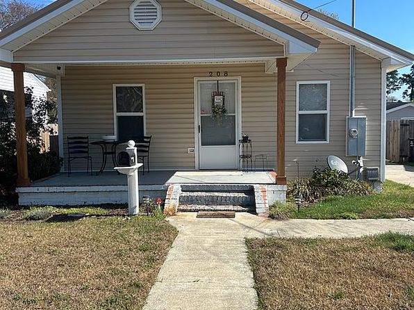 208 W Woodall St