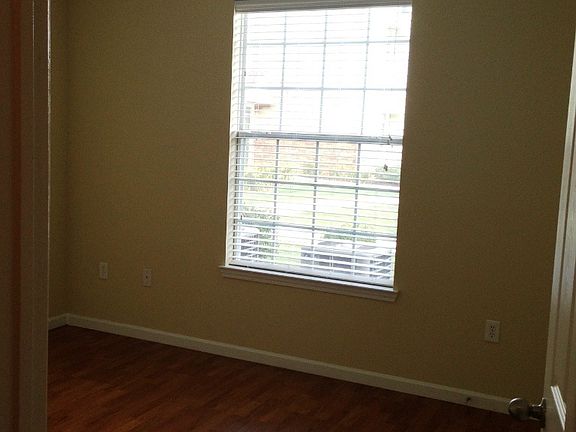 3rd image of 1802 Continental Dr