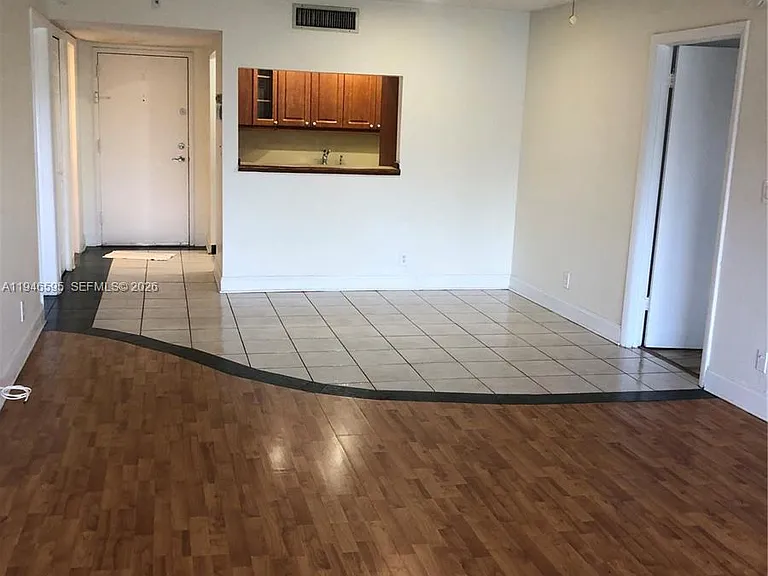 210 Lakeview Dr #207 — Photo 4