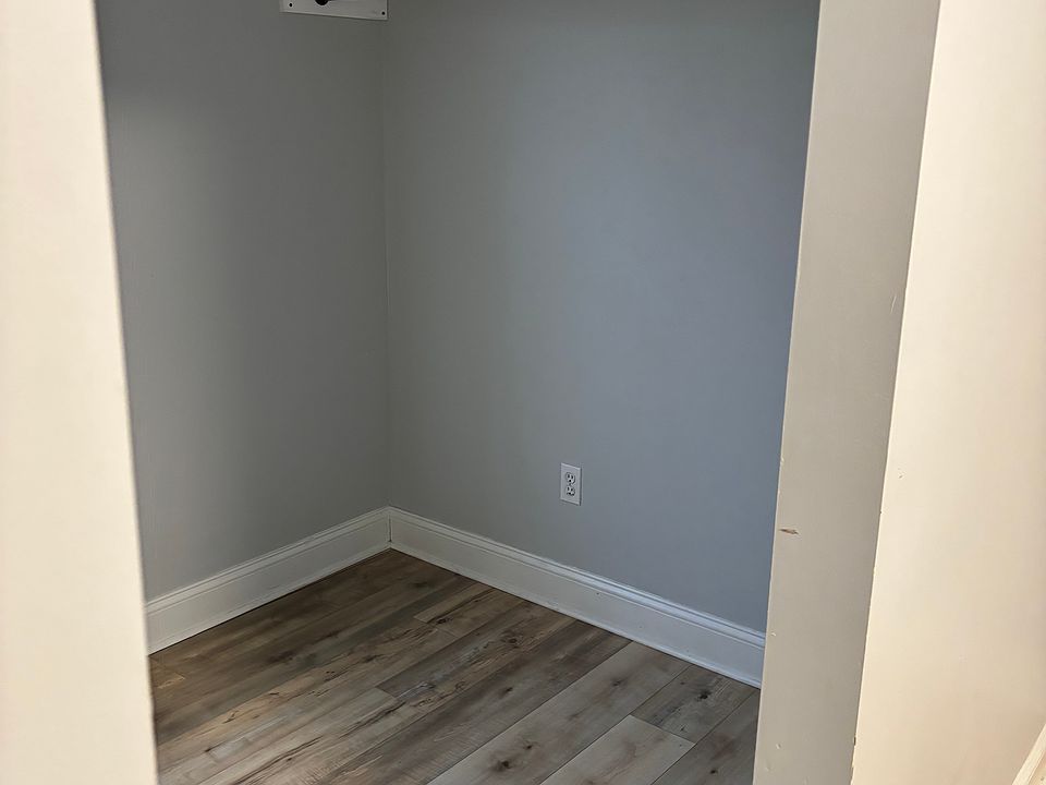 1st image of 100 Hillcrest Ave Floor 1