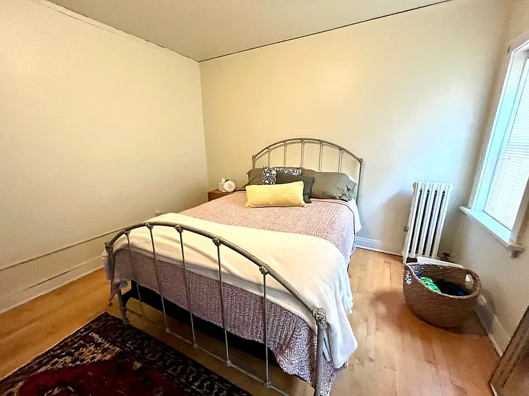 3825 N Oakland Ave — Photo 27