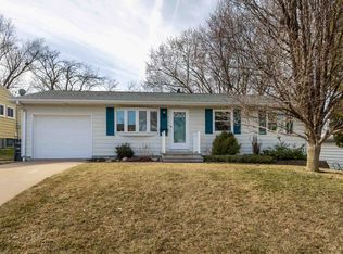 2333 Gordon Dr, Dubuque, IA 52001