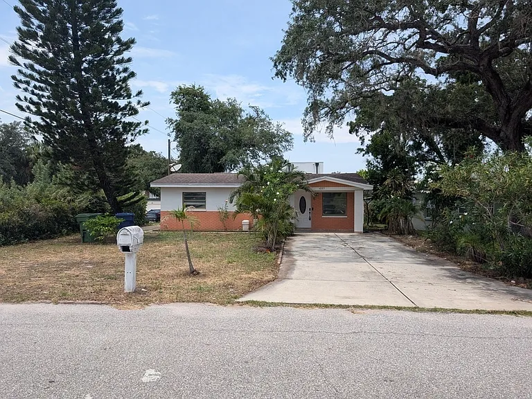4223 W Laurel St #FRONT HOUSE — Photo 3