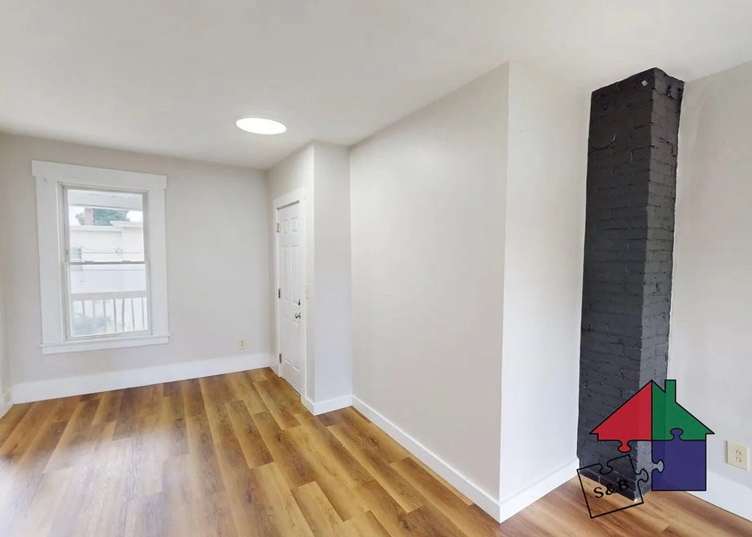 49 Maple Ave — Photo 3