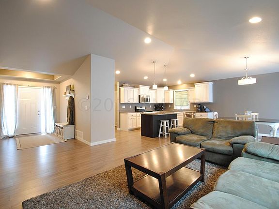 5th image of 3529 8th St E