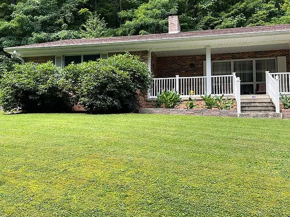 320 Eureka Pl, Bluefield, WV 24701