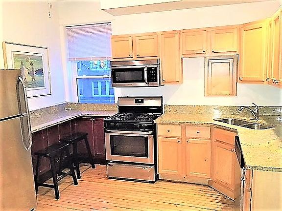 4th image of 3703 N Damen Ave #2