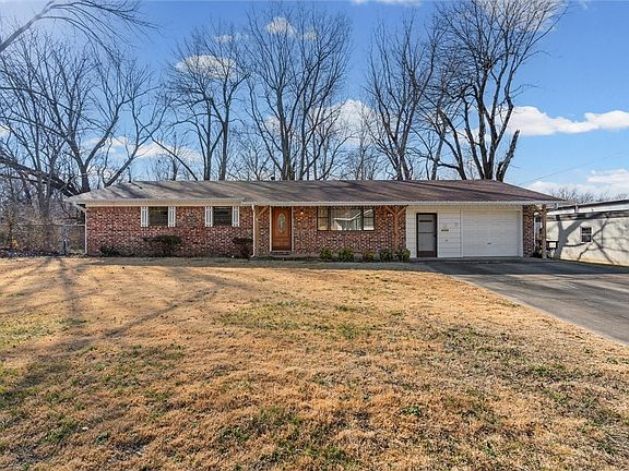 4th image of 401 Sanders Ave