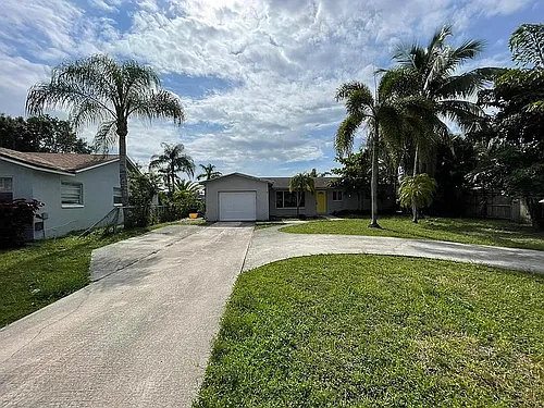 22788 SW 65th Way Photo 1