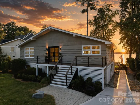 21101 Island Forest Dr, Cornelius, NC 28031