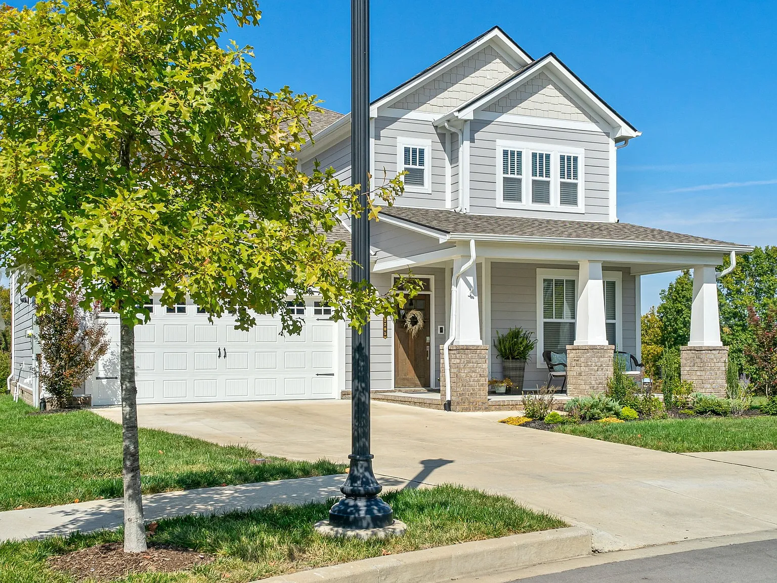 4 bed, 3.0 bath, 3005 sqft, $3,950 — Photo 2