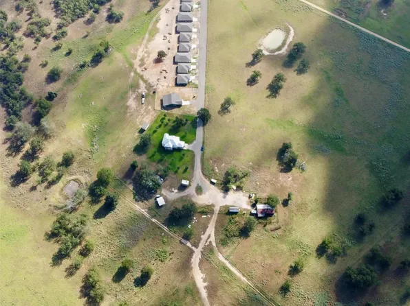 303 Bobs Trl, Bastrop, TX 78602