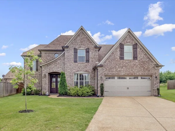 35 Laurel Pointe Cv, Oakland, TN 38060
