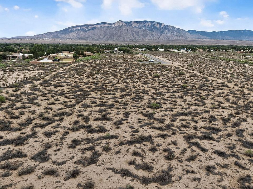 1st image of 100 Desert Luna Rd