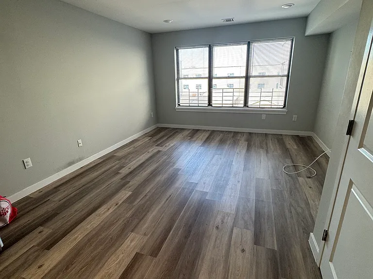 77 Park Ave #204 — Photo 6