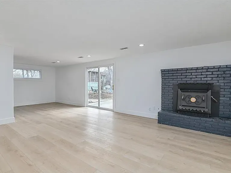 9901 Countryside Rd — Photo 10