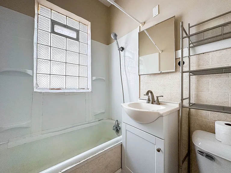 5819 E Washington St #14 — Photo 7
