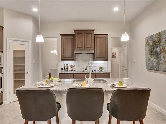4th image of 2706 Tea Olive Dr