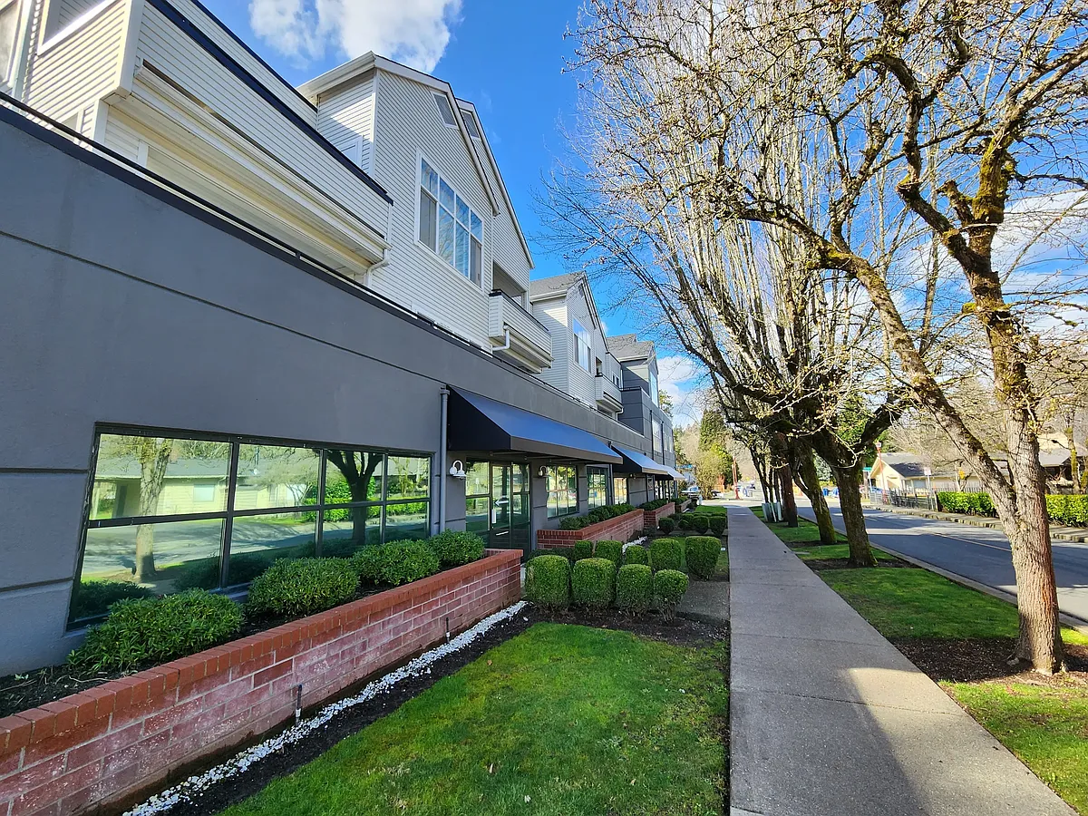 Building Photo - Issaquah Valley Place