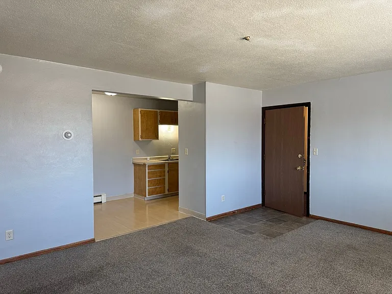 College Park Apartments — Photo 28