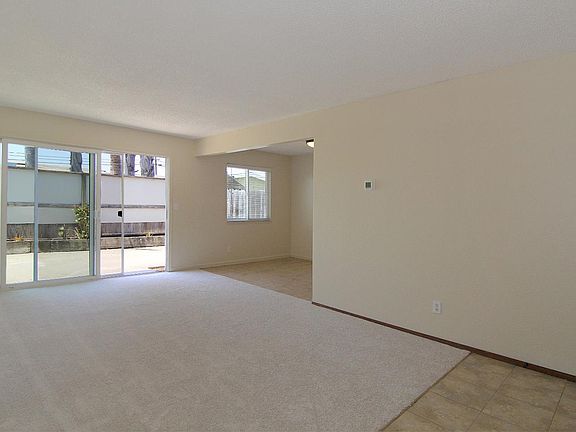 4th image of 218 Sunnyhills Dr