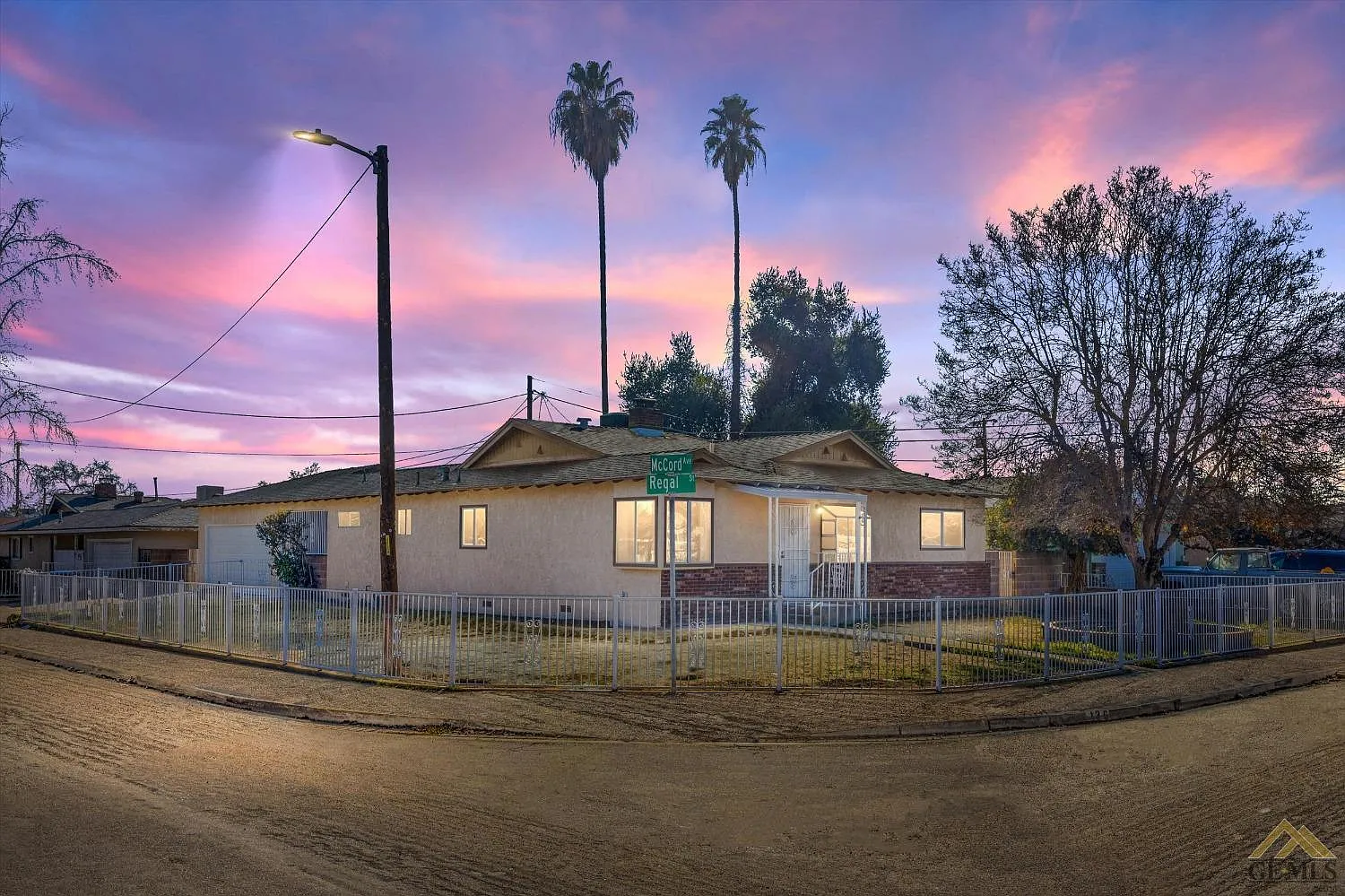 136 Regal St photo 1