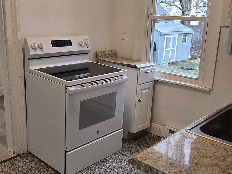 916 Wolcott Ave #3 — Photo 14
