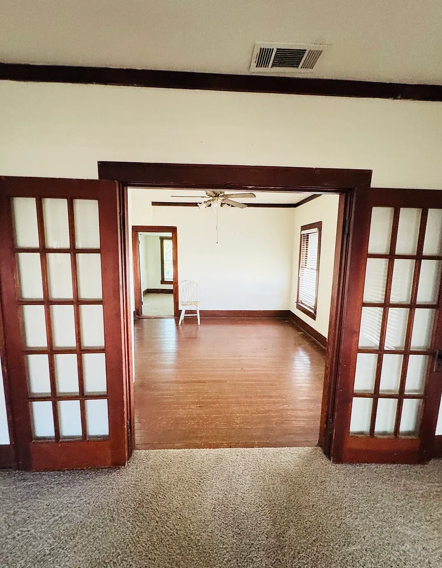 Super Darling Home in the Downtown Historic District of Mesquite! — Photo 2