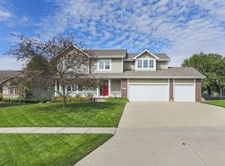 2006 NE Bel Aire Dr, Ankeny, IA 50021