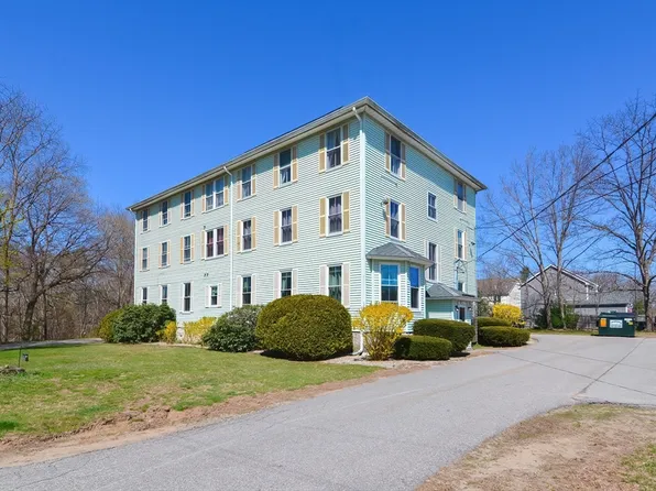 21 Bailey St APT 1B, Uxbridge, MA 01569