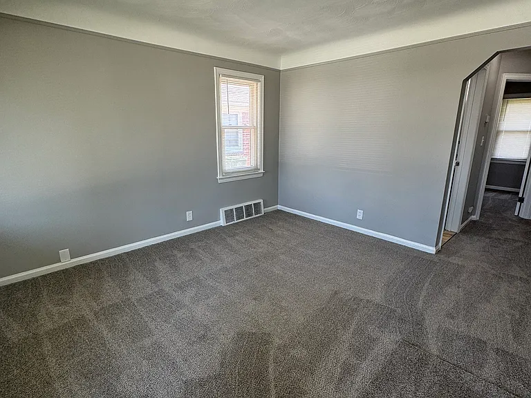 12835 Plum St — Photo 2