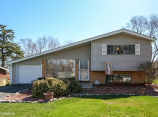 1N587 Forest Ave, Glen Ellyn, IL 60137