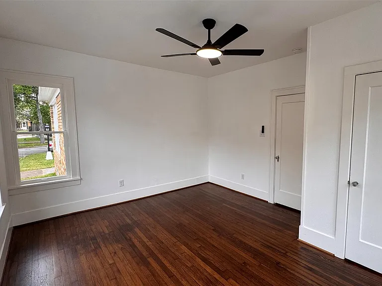1569 Elliott St — Photo 12