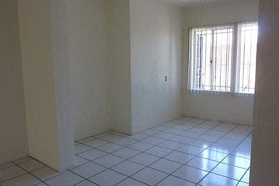 4th image of 124 N Sloan Ave #60517550