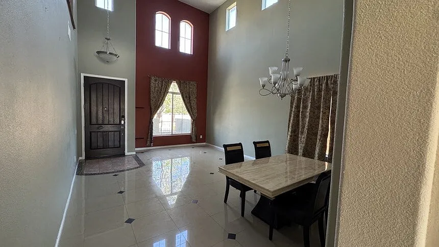 4 bed, 3.0 bath, 3126 sqft, $3,292 — Photo 2