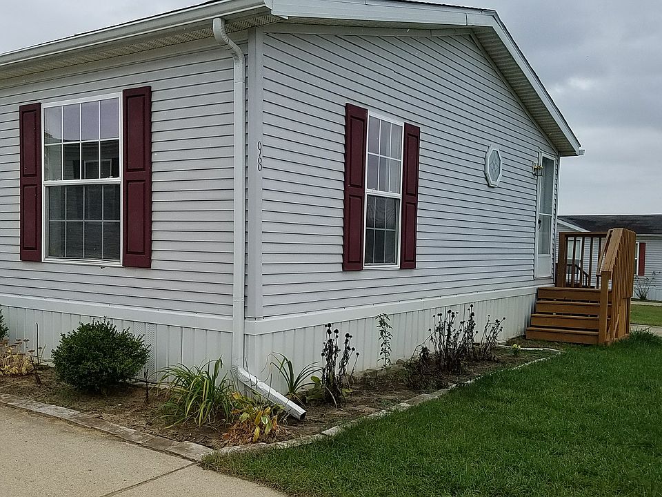 1st image of 98 Dunhill Dr