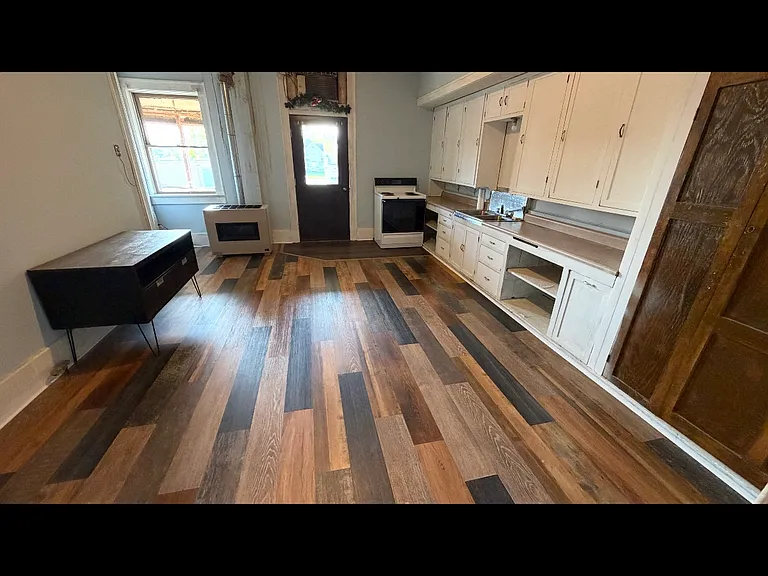 1105 Superior Ave #1/2 — Photo 2