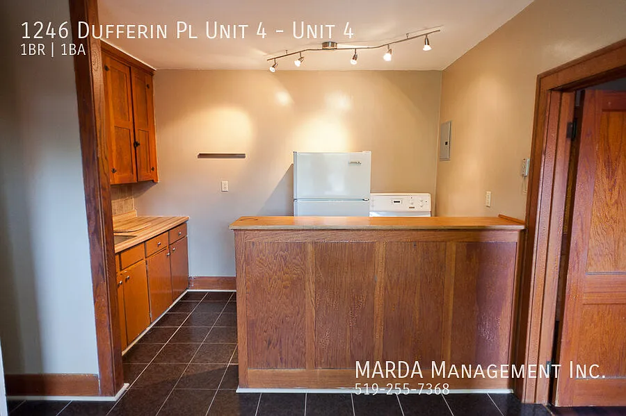 1246 Dufferin Pl #4