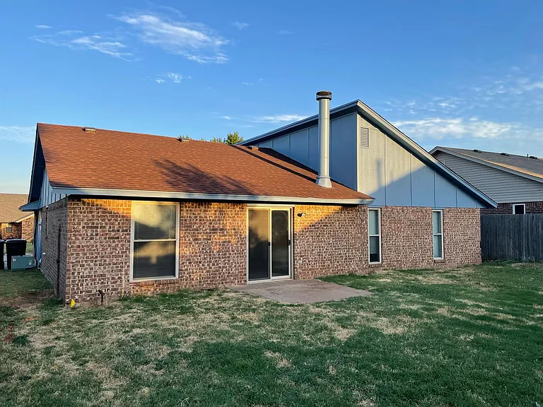 312 Conestoga Dr — Photo 3