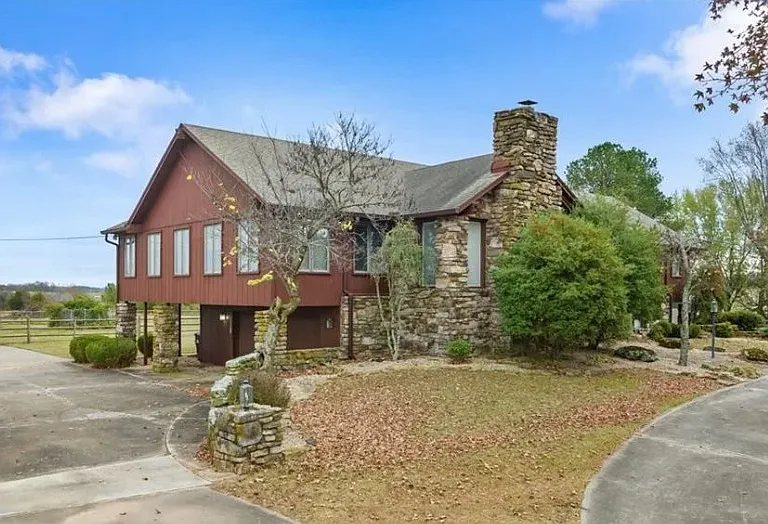 4657 Butterfield Coach Rd — Photo 3