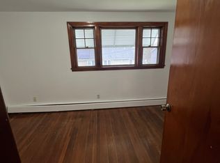 9 Division St APT 2R, Worcester, MA 01604